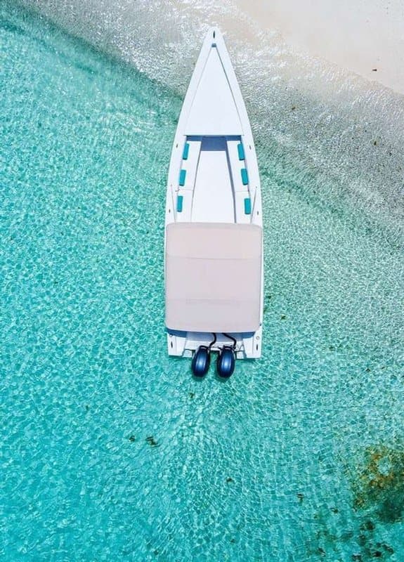 Boat transfers to the nearby cays are included.